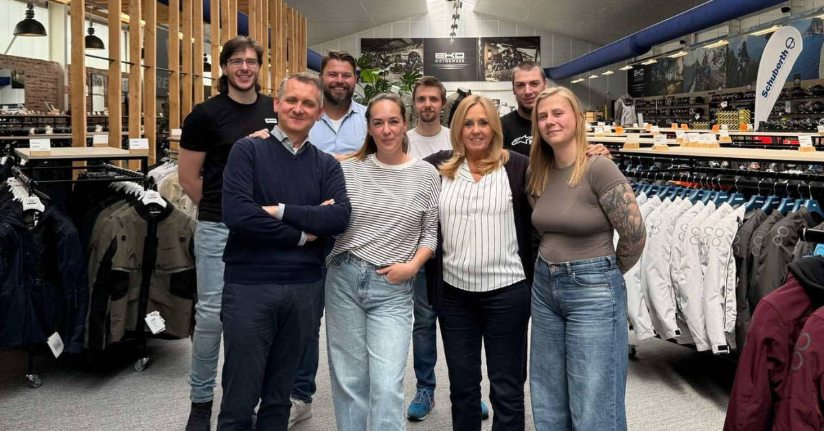 Het team van mensen die bij EKO Motorwear te kontich werken