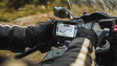 Motor GPS TomTom, stippel je motorreis op voorhand uit.